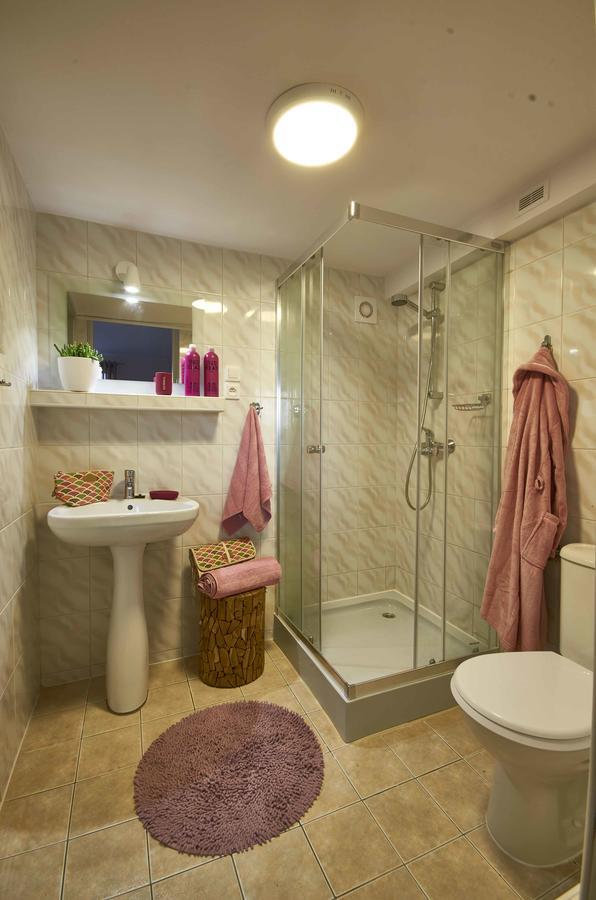 Arenda Apartamenty&Domki Caloroczne Сєракув Екстер'єр фото